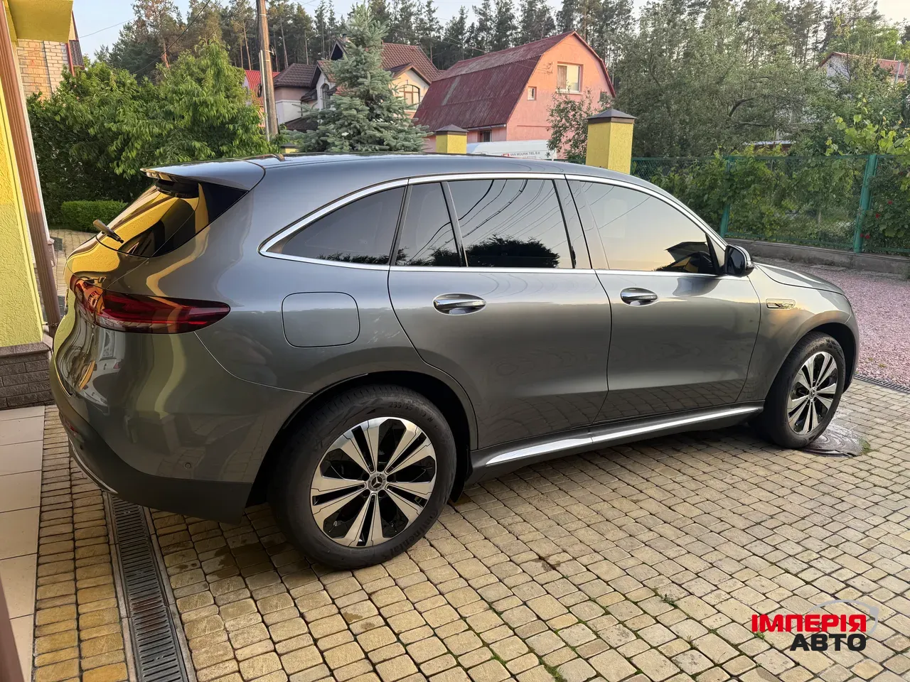 Mercedes-Benz EQC - фото 3