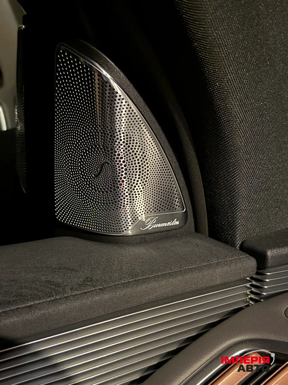 Mercedes-Benz EQC - фото 14