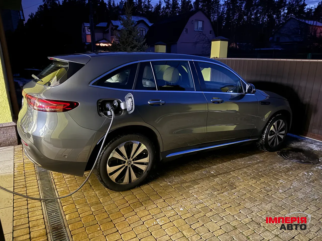 Mercedes-Benz EQC - фото 4