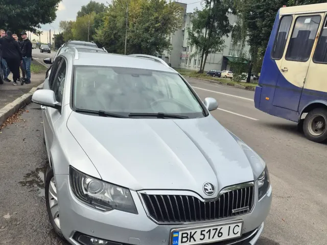 Skoda Superb - фото 1