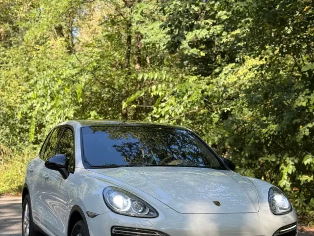 Porsche Cayenne - фото 1