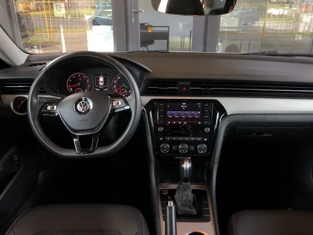 Volkswagen Passat - фото 2