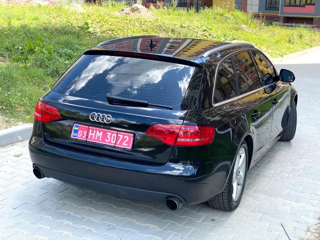 Audi A4 - фото 3