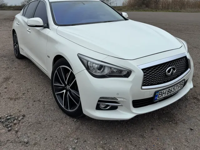Infiniti Q50 - фото 1