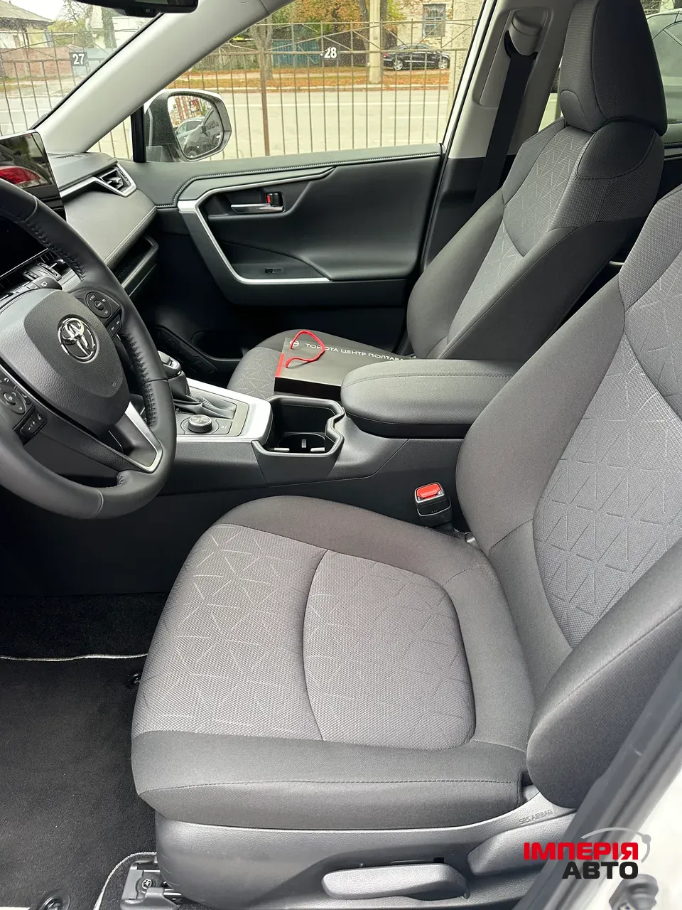 Toyota RAV4 - фото 11