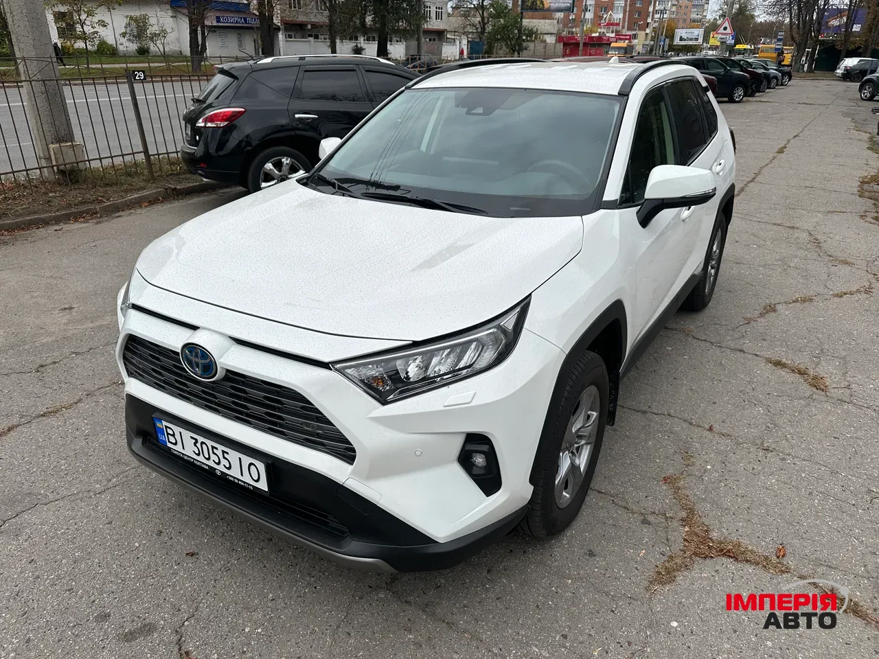 Toyota RAV4 - фото 1