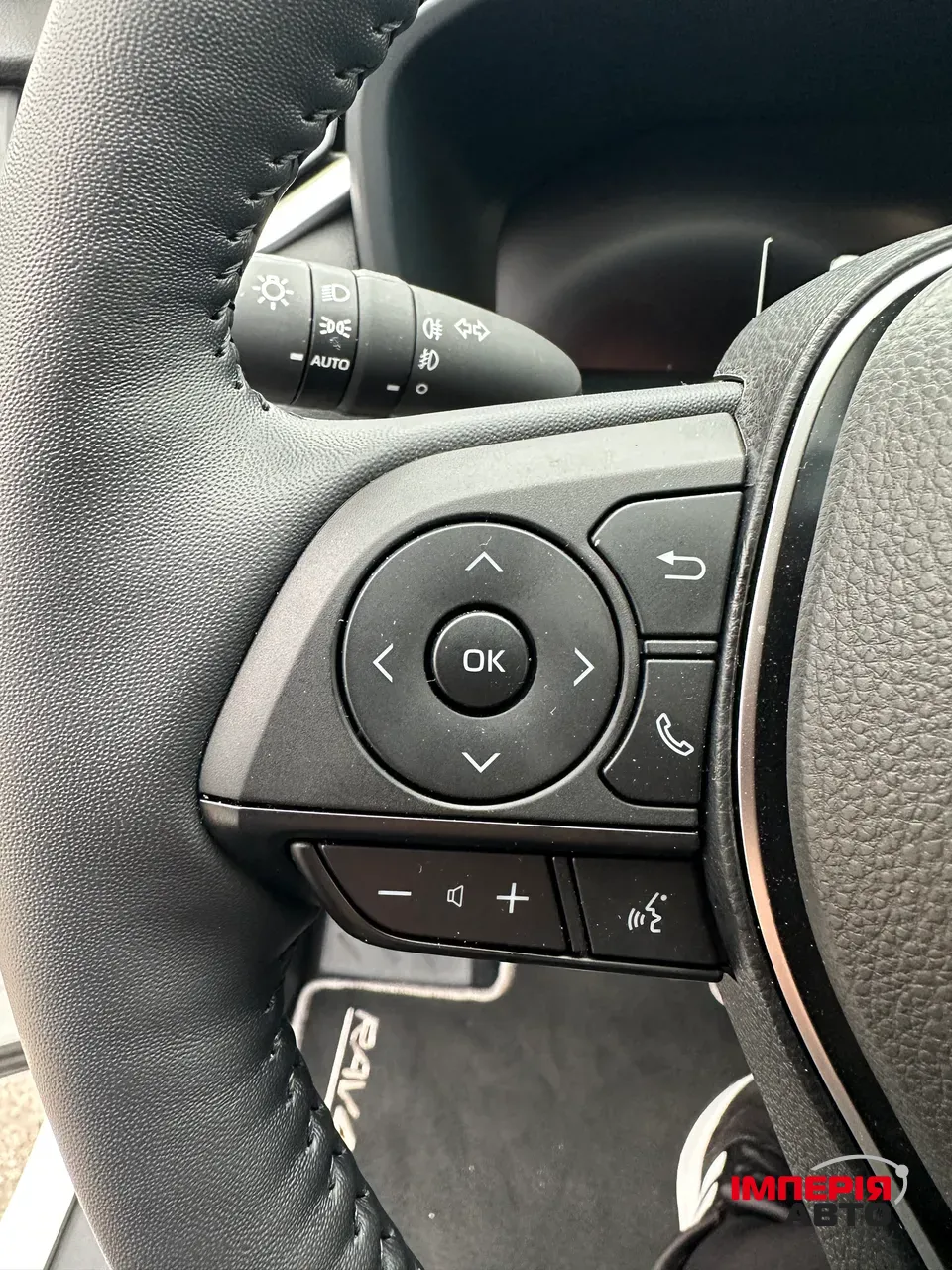 Toyota RAV4 - фото 16