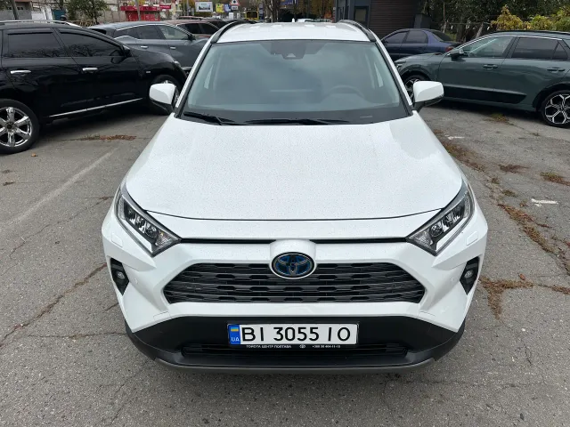 Toyota RAV4 - фото 5