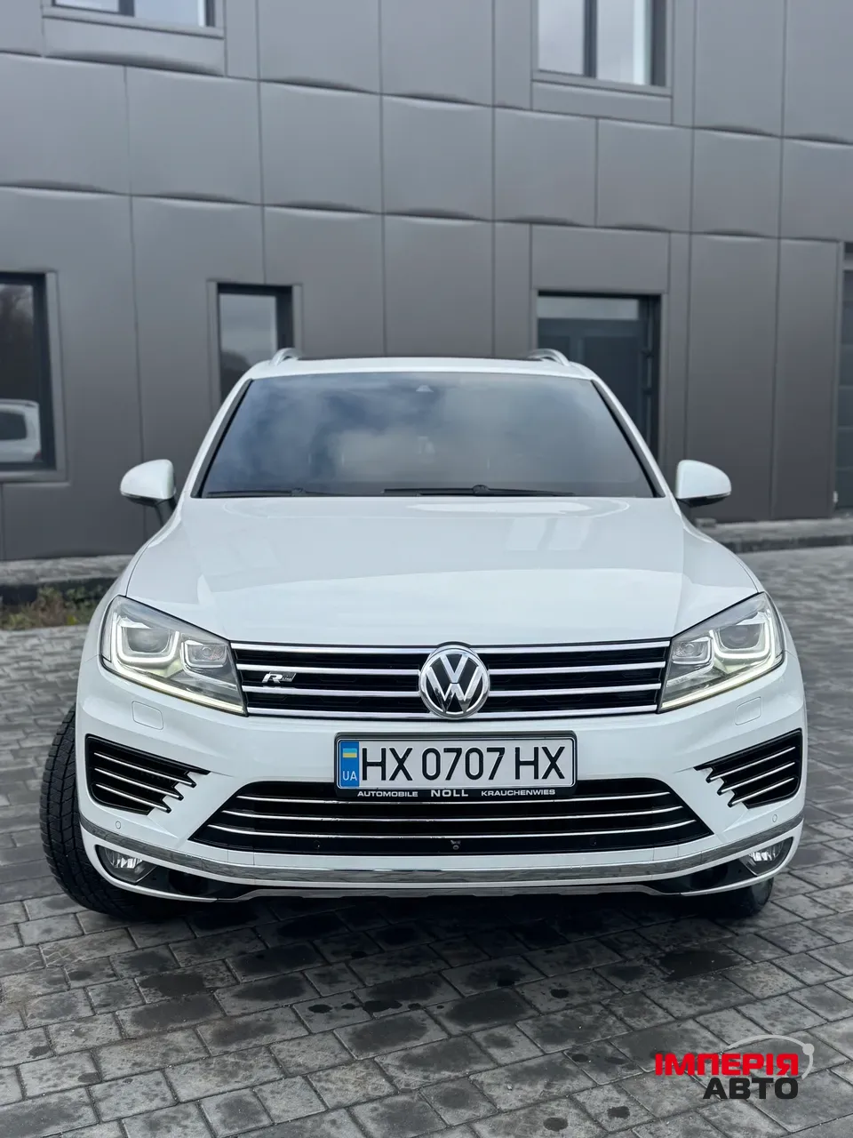 Volkswagen Touareg - фото 2