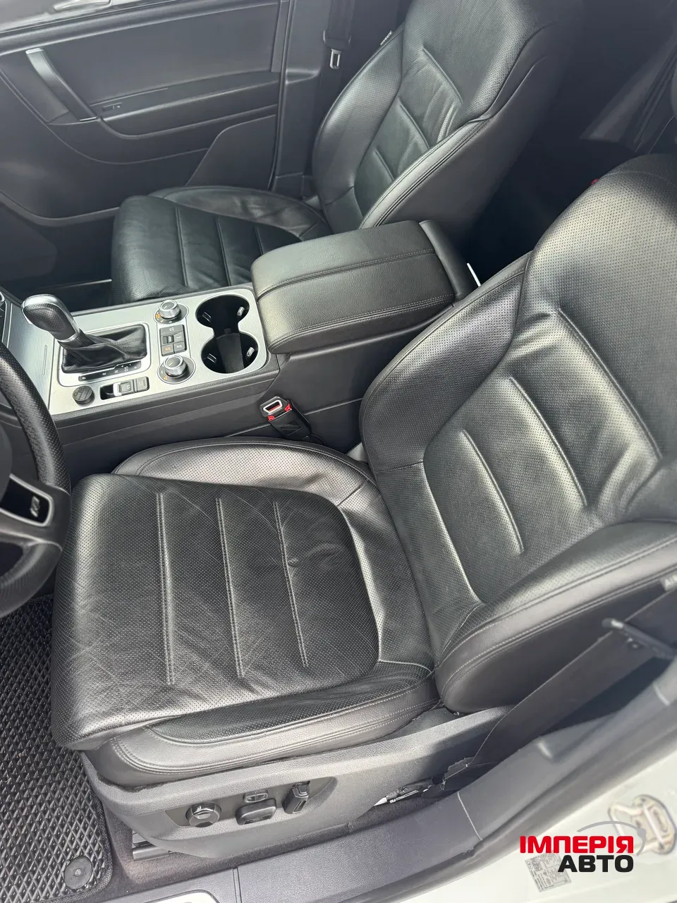 Volkswagen Touareg - фото 10