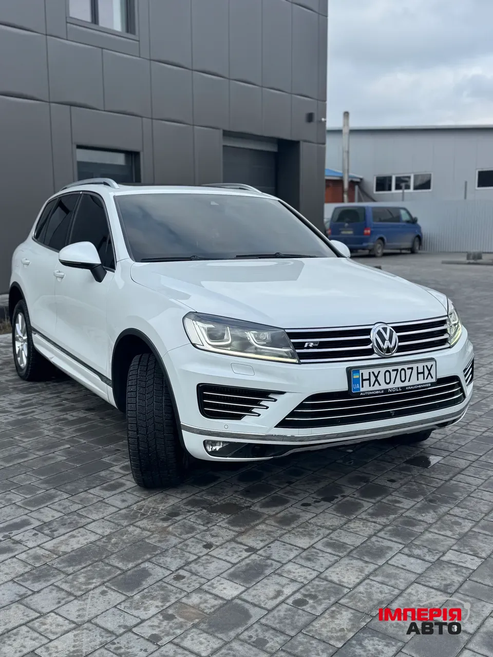 Volkswagen Touareg - фото 1