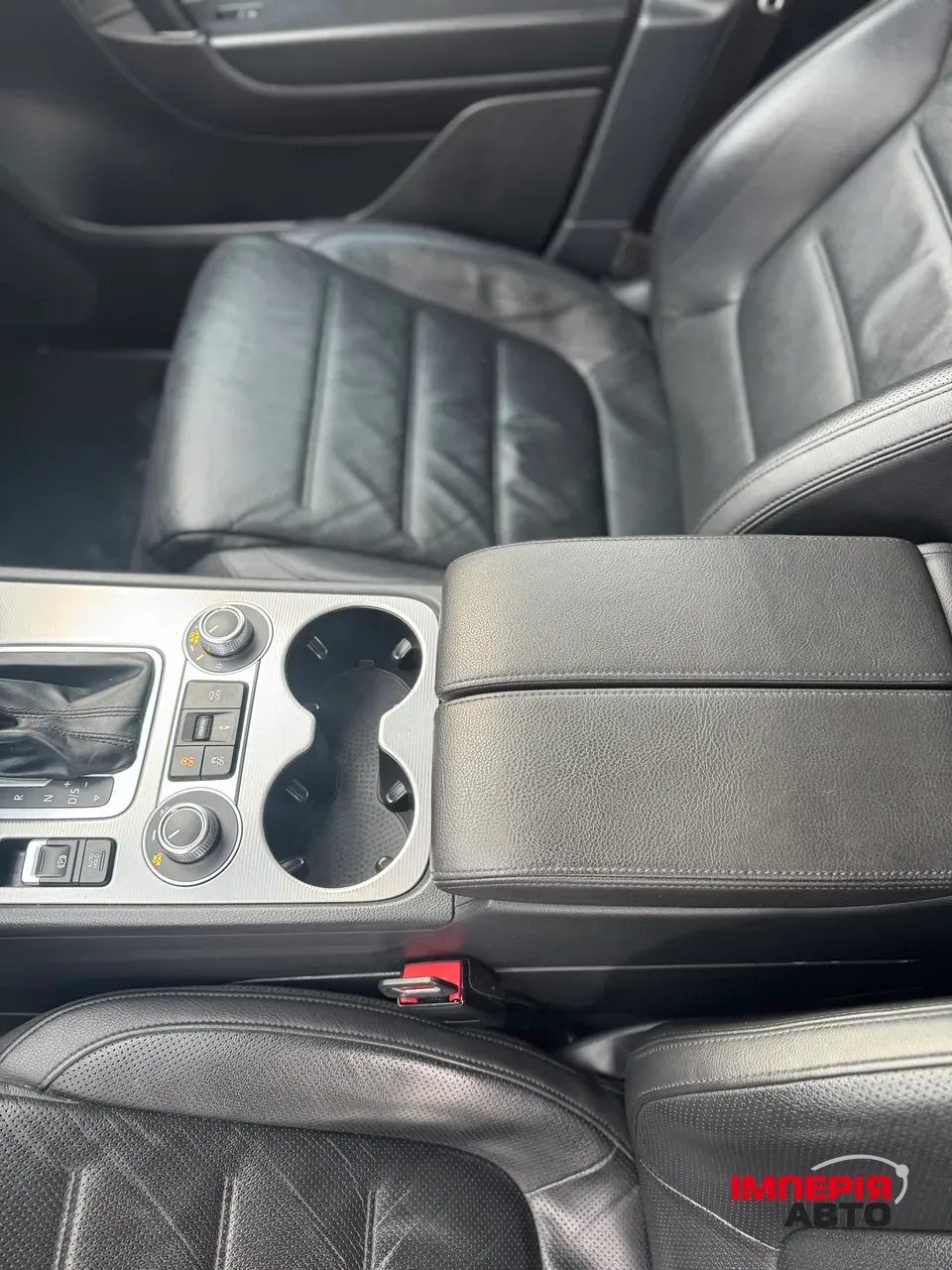 Volkswagen Touareg - фото 11