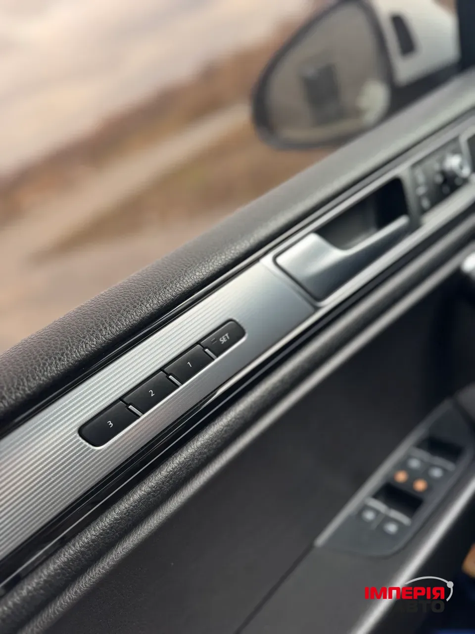 Volkswagen Touareg - фото 14