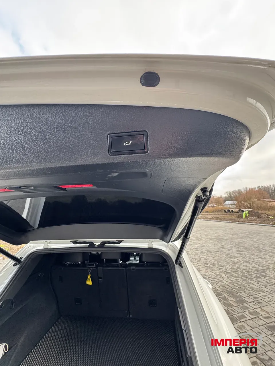 Volkswagen Touareg - фото 25