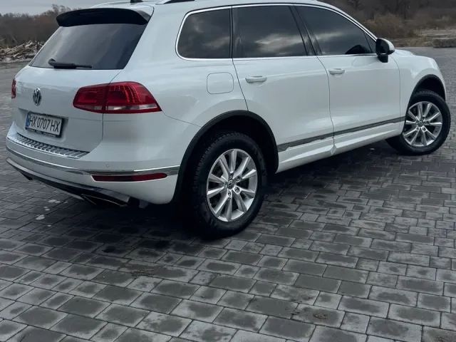Volkswagen Touareg - фото 4