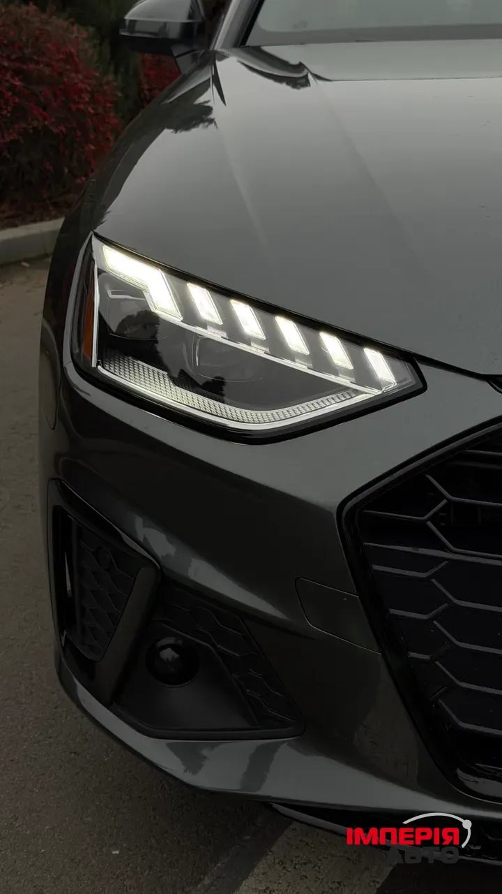 Audi A4 - фото 10