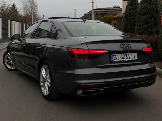 Audi A4 - фото 2
