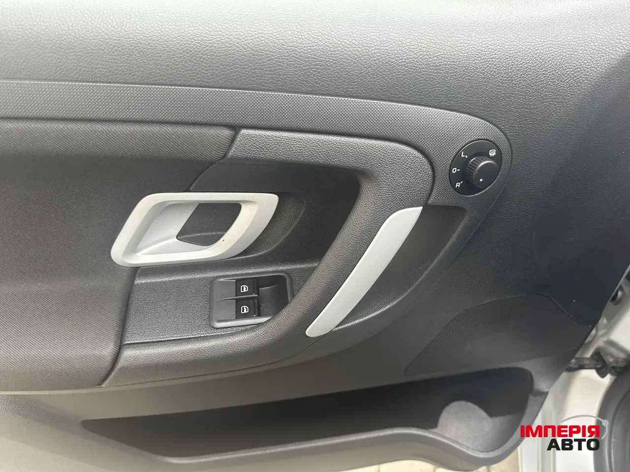 Skoda Fabia - фото 11