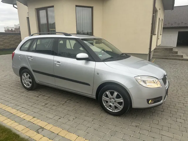 Skoda Fabia - фото 3