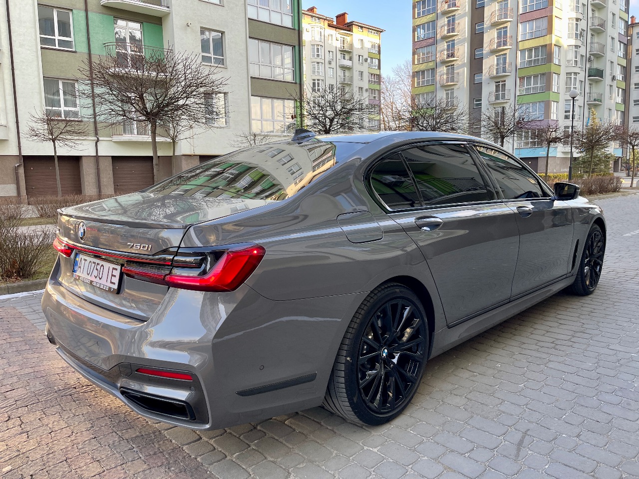 BMW 7 серії - фото 13