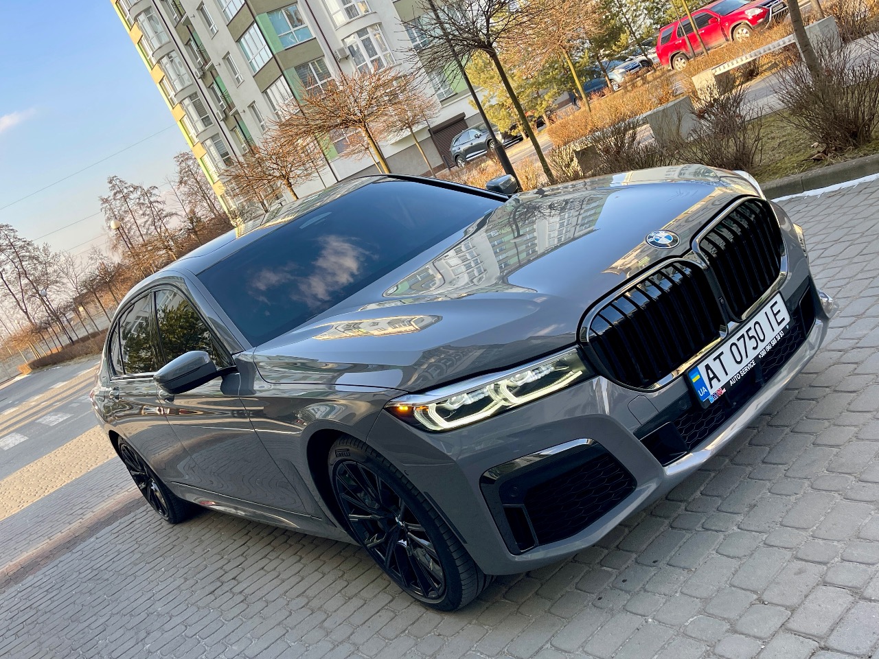 BMW 7 серії - фото 1