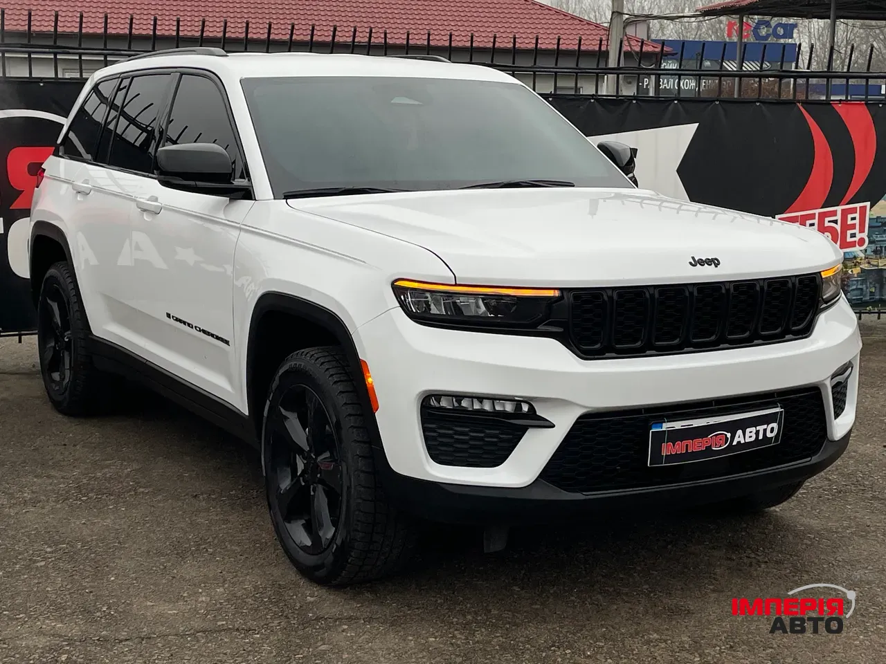 Jeep Grand Cherokee - фото 3