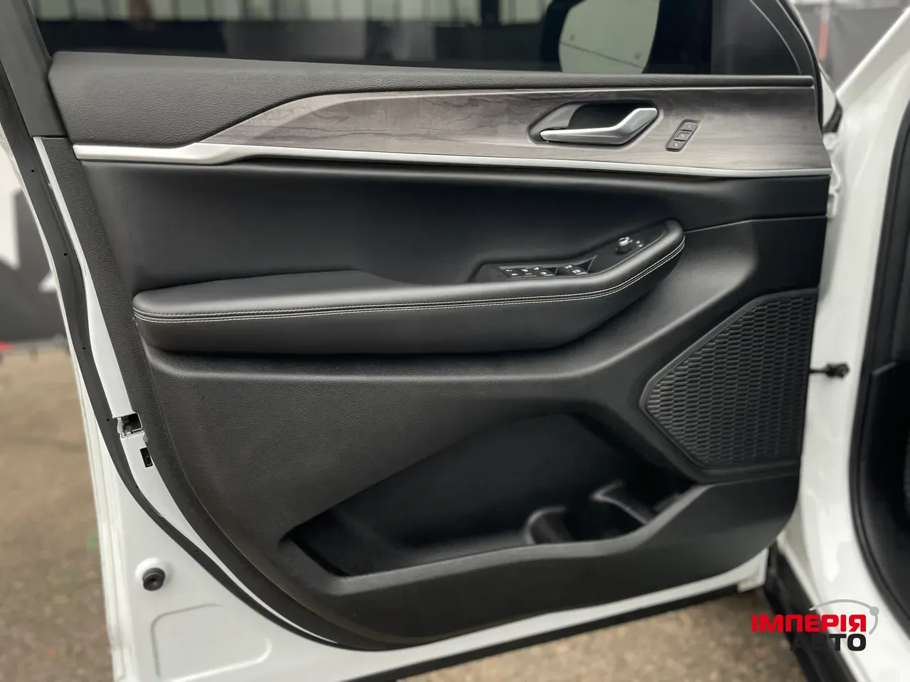 Jeep Grand Cherokee - фото 4