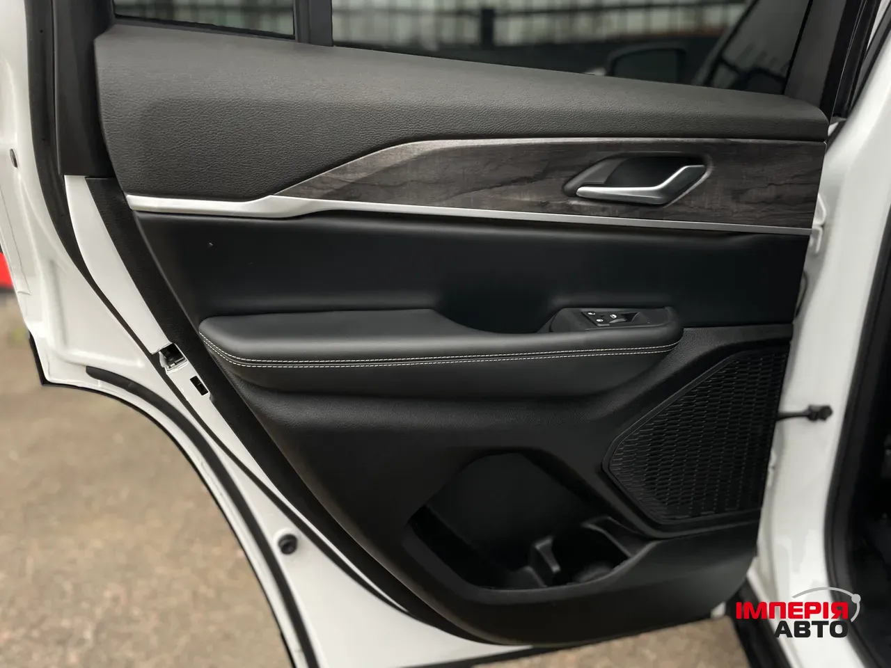 Jeep Grand Cherokee - фото 10