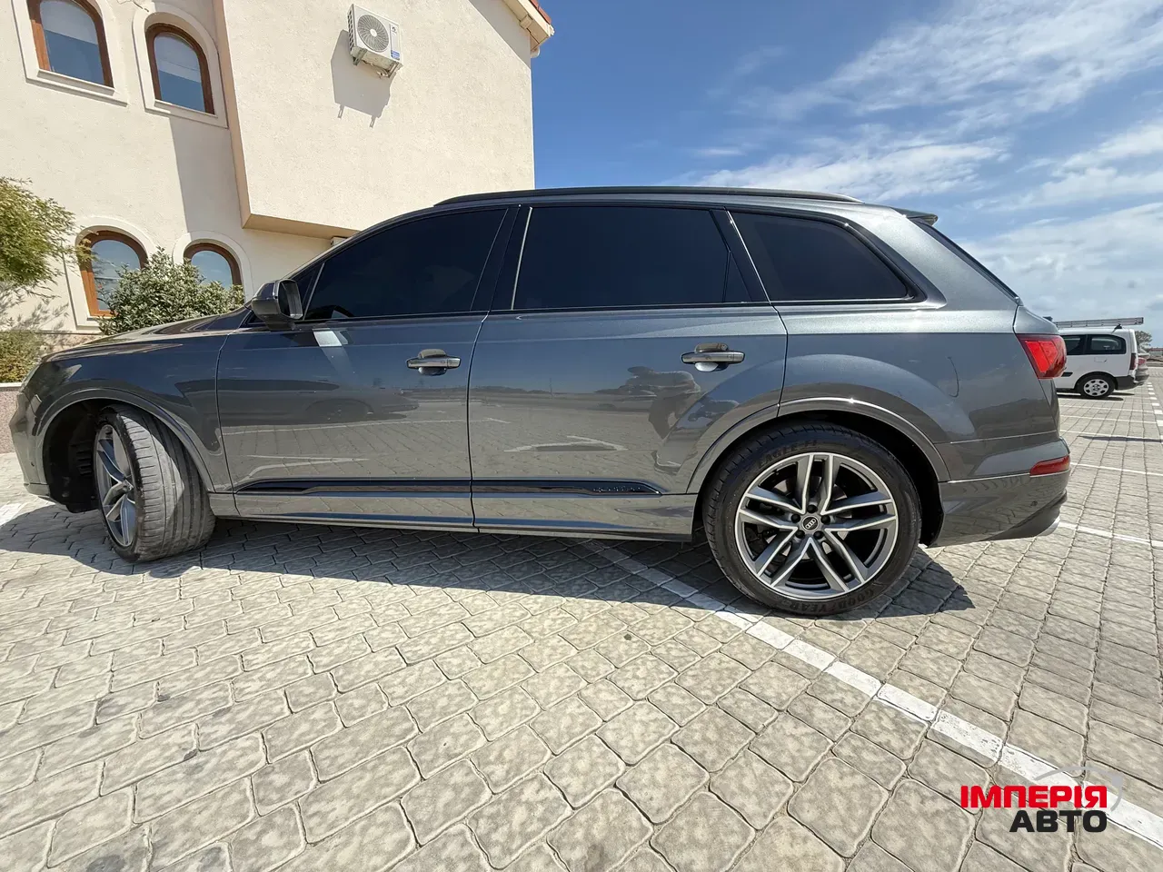 Audi SQ7 - фото 15