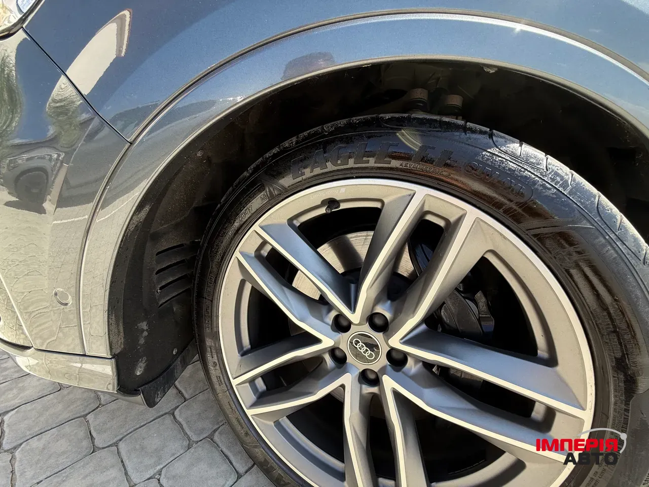 Audi SQ7 - фото 17