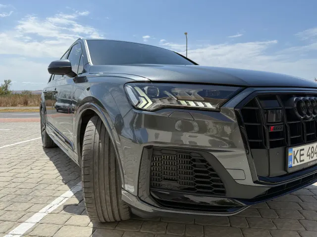 Audi SQ7 - фото 5
