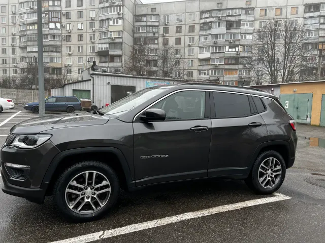 Jeep Compass - фото 2