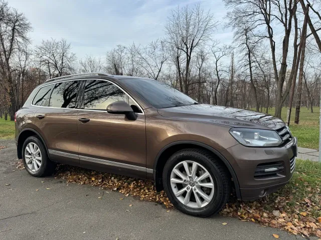 Volkswagen Touareg - фото 2