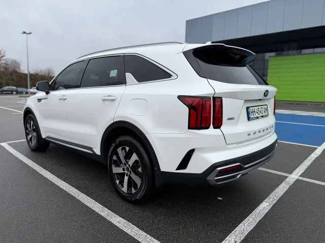 Kia Sorento - фото 3