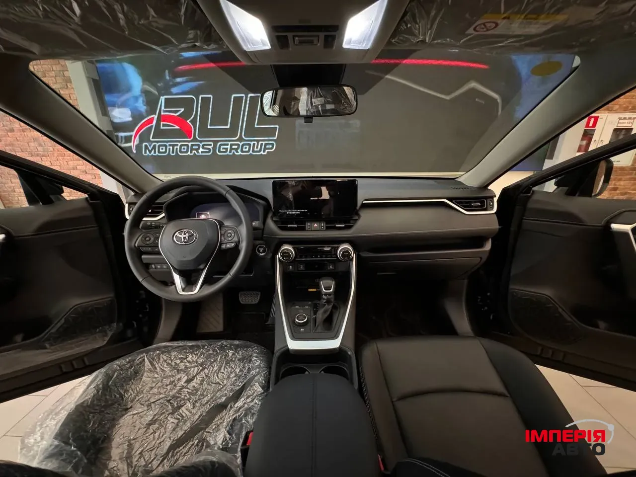 Toyota RAV4 - фото 12