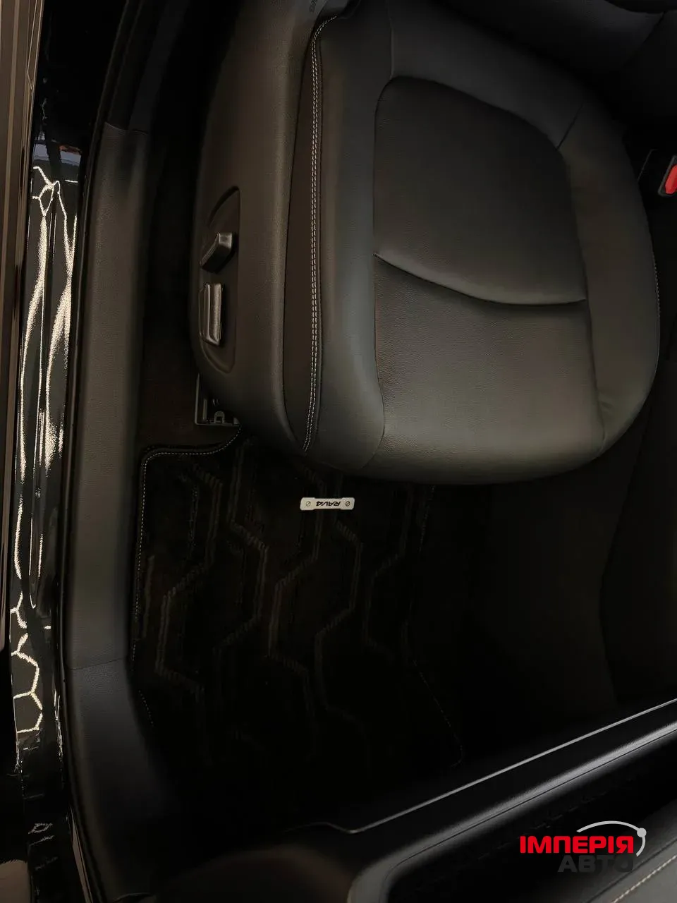 Toyota RAV4 - фото 18