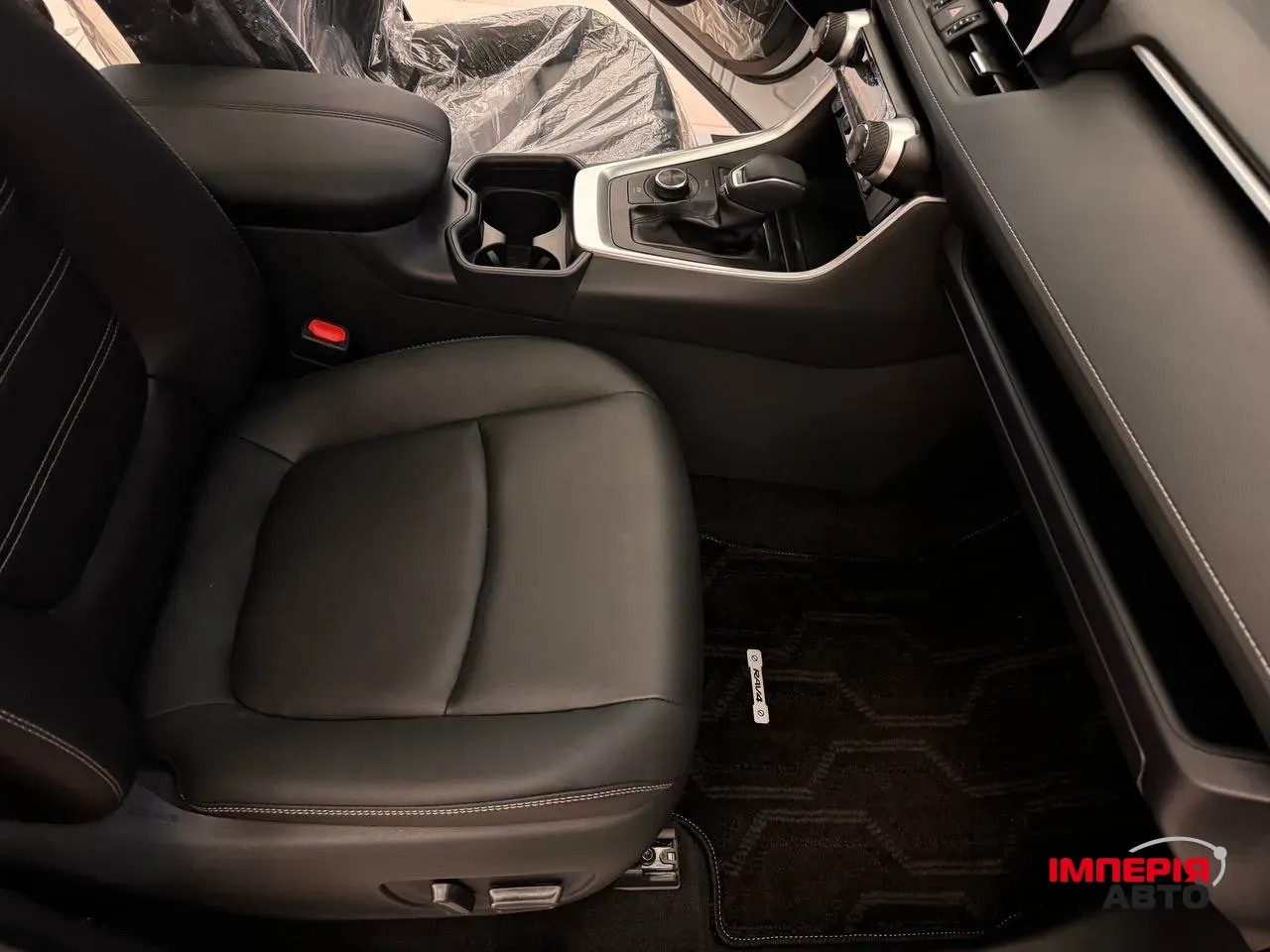 Toyota RAV4 - фото 23