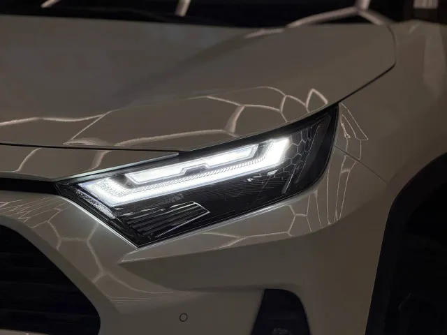 Toyota RAV4 - фото 2