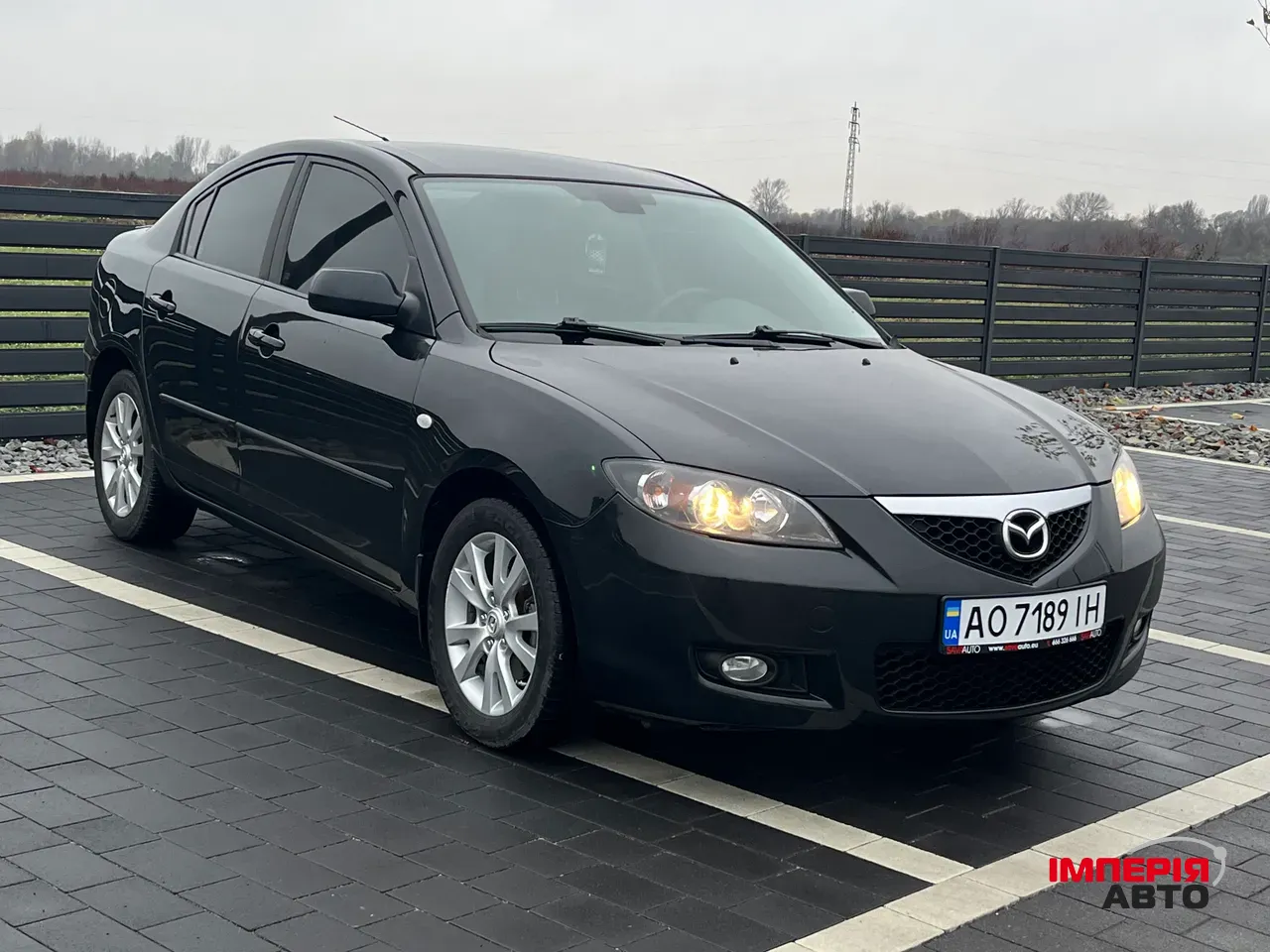Mazda 3 - фото 12
