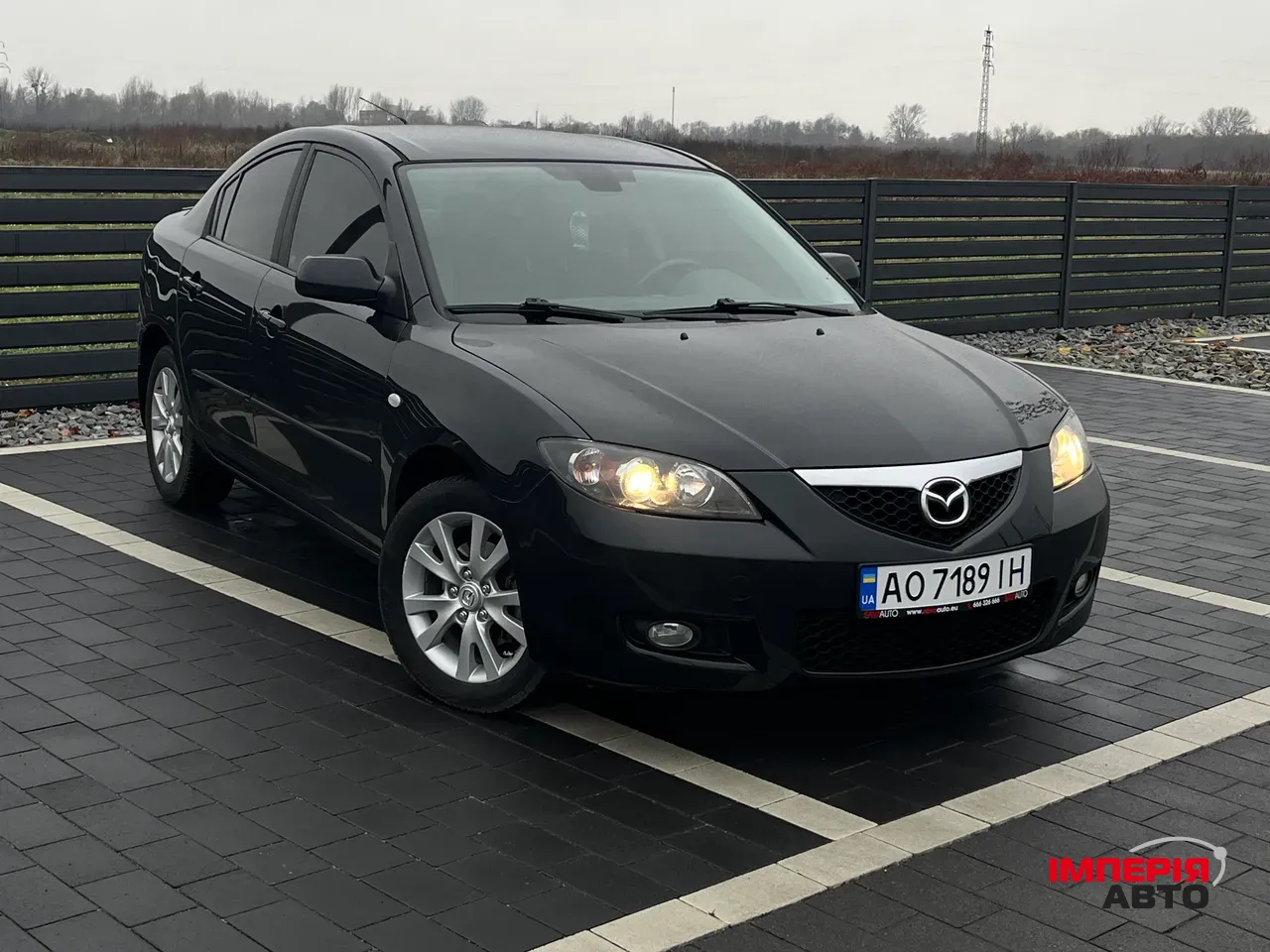 Mazda 3 - фото 4