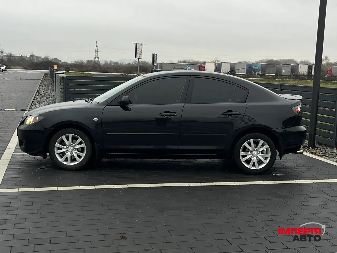 Mazda 3 - фото 10