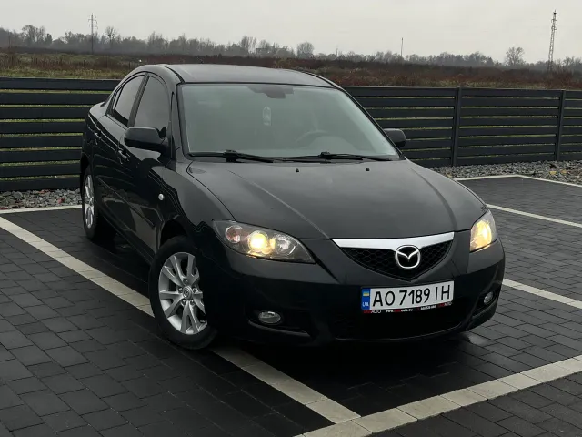 Mazda 3 - фото 2