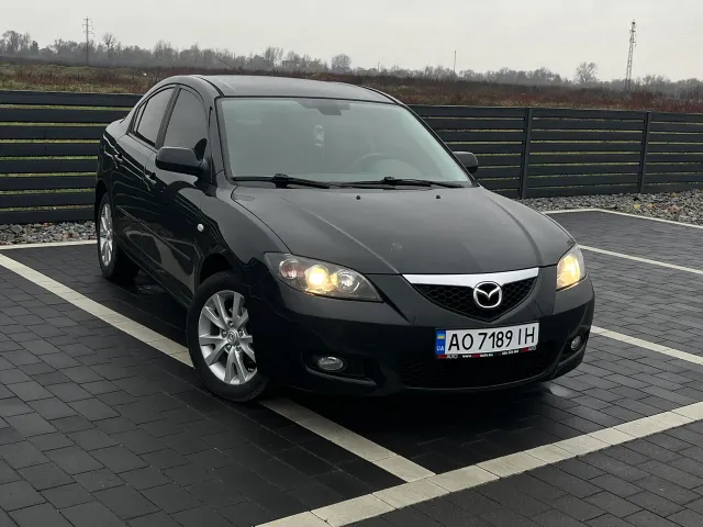 Mazda 3 - фото 1