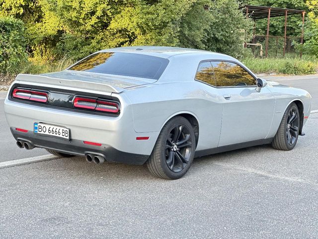 Dodge Challenger - фото 3