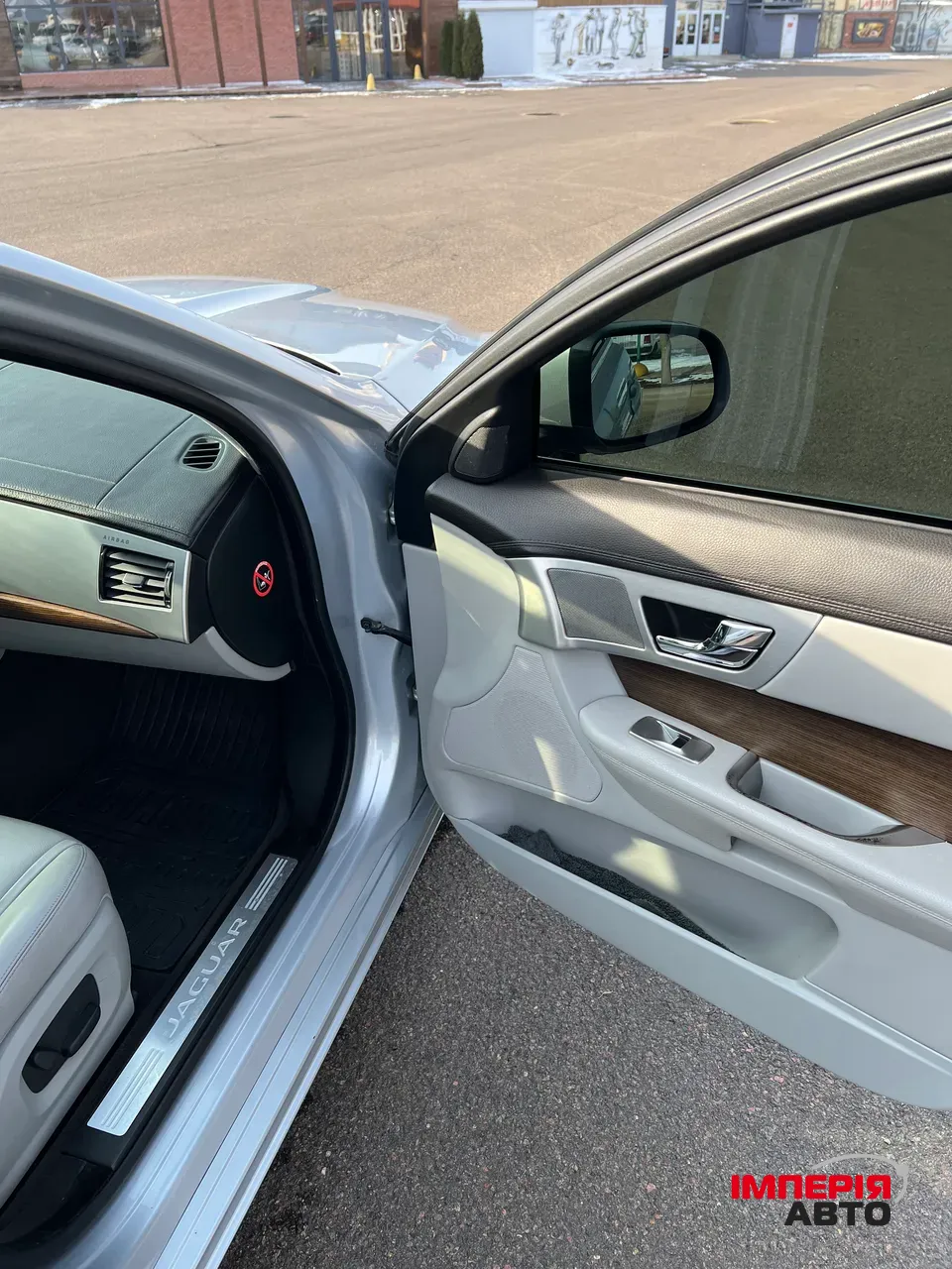 Jaguar XF - фото 9
