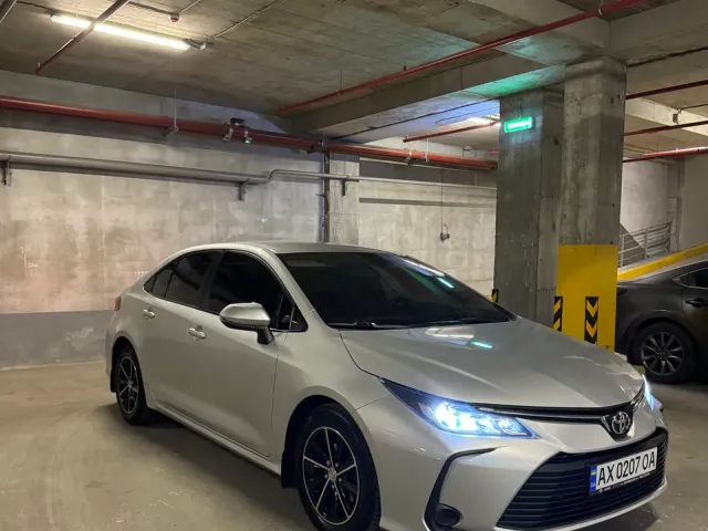 Toyota Corolla - фото 2