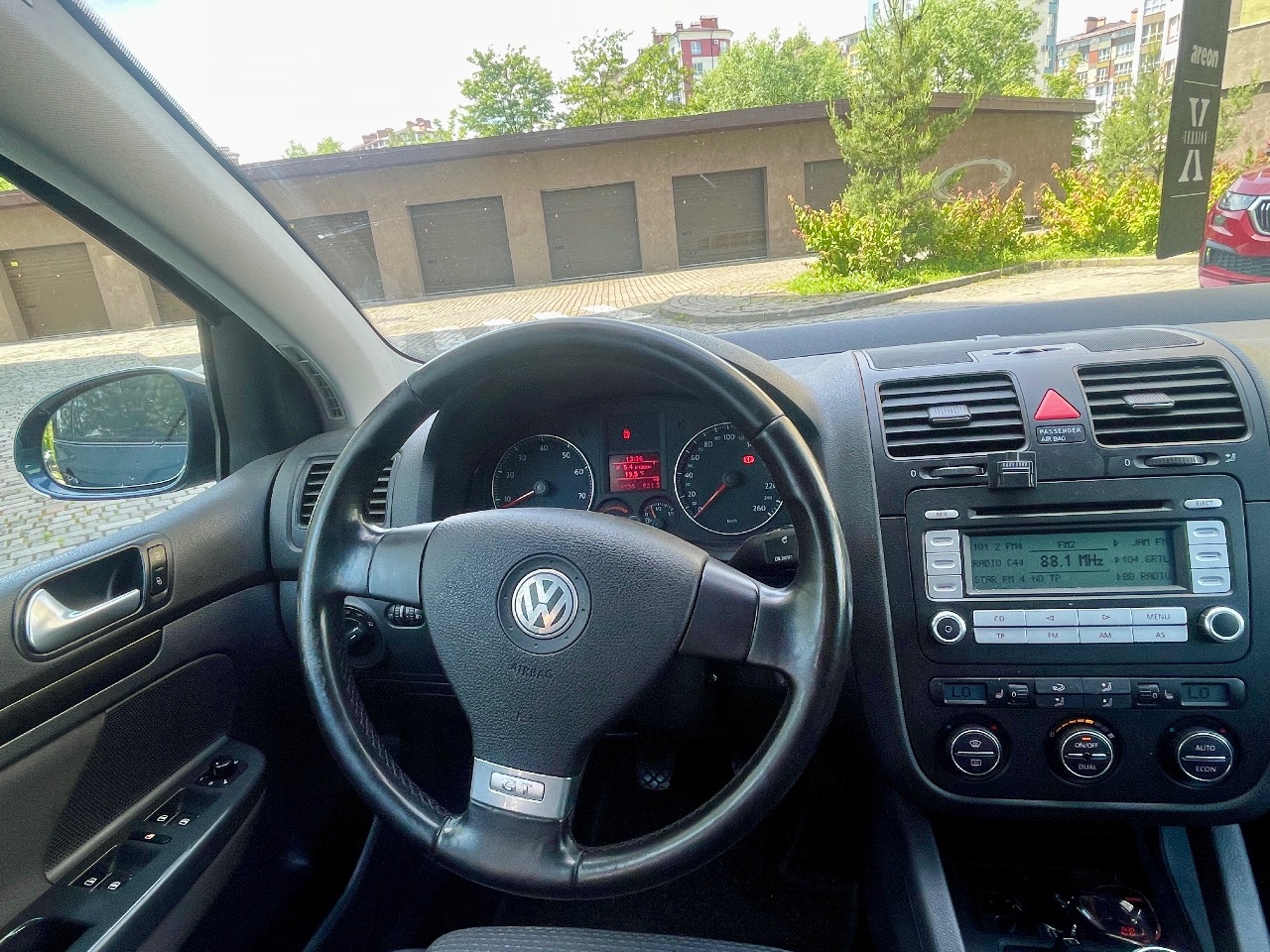 Volkswagen Golf - фото 32