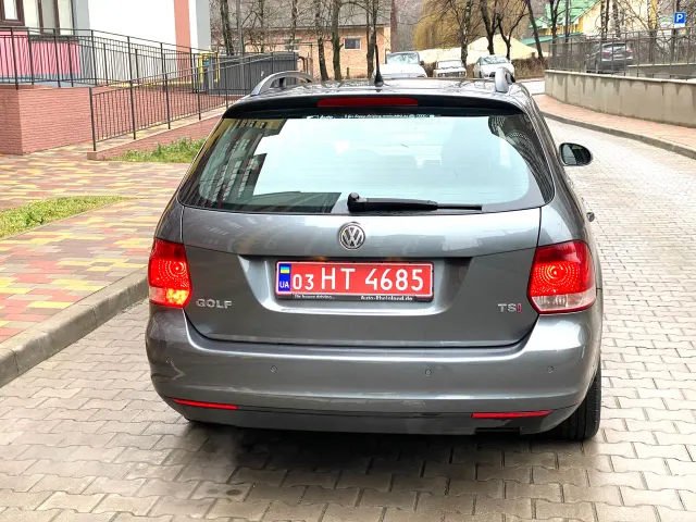 Volkswagen Golf - фото 2