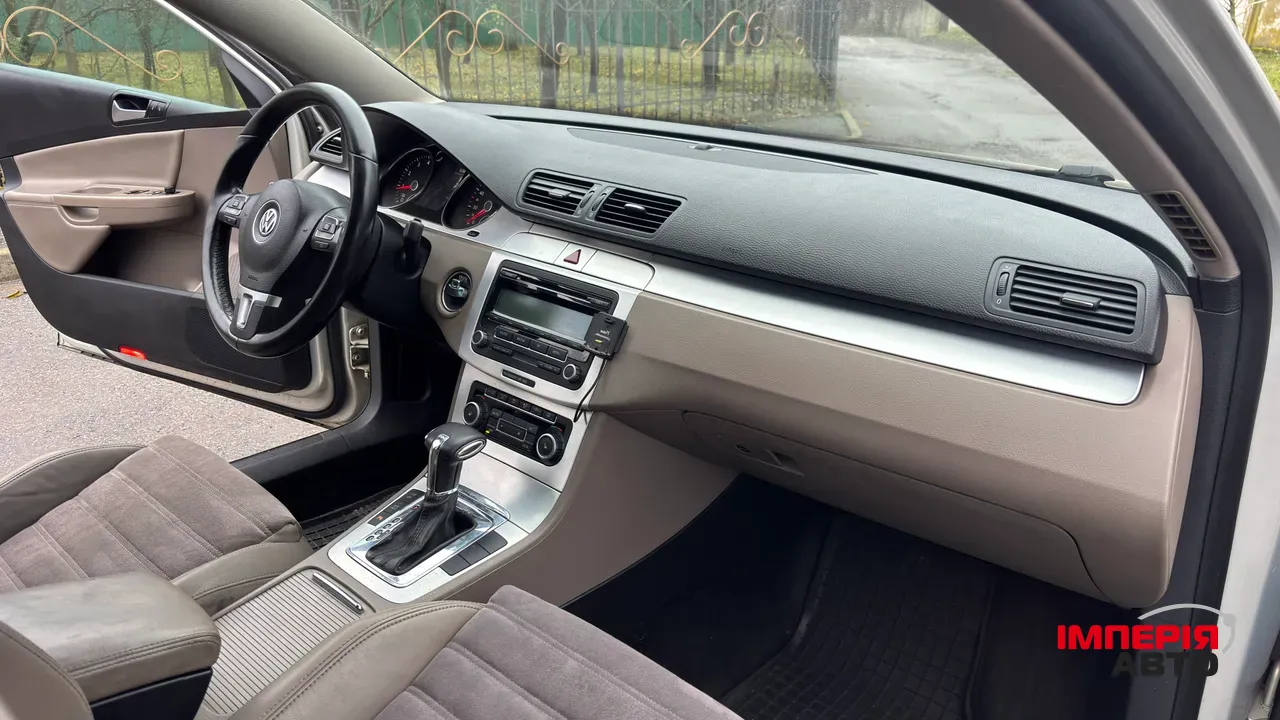 Volkswagen Passat CC - фото 8