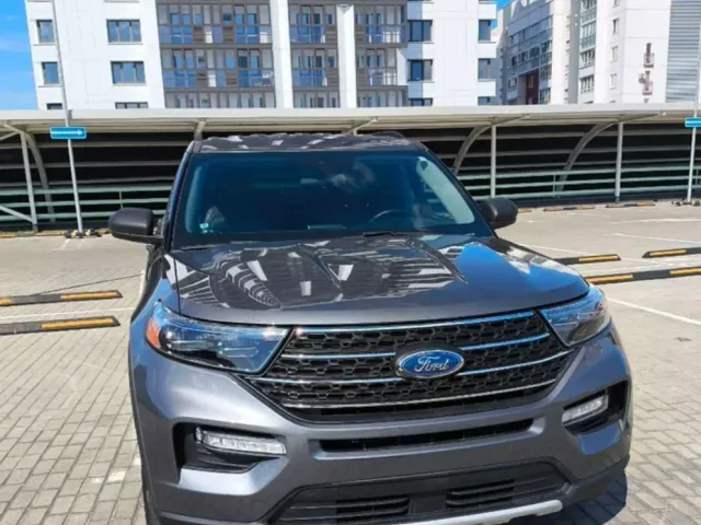 Ford Explorer - фото 1
